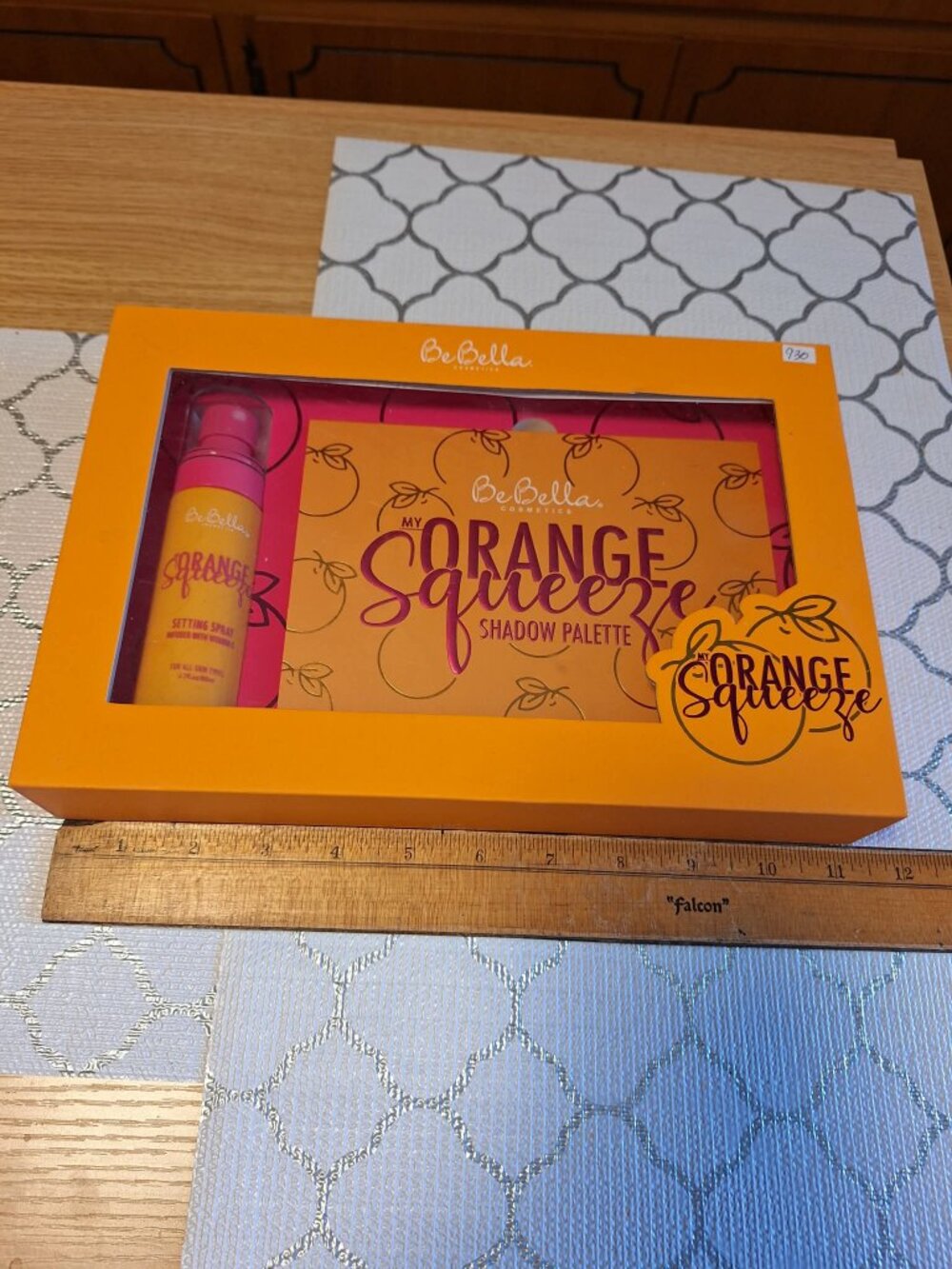NIP BeBella Orange Squeeze 15 Shade Eyeshadow Palette w/Setting Spray Gift